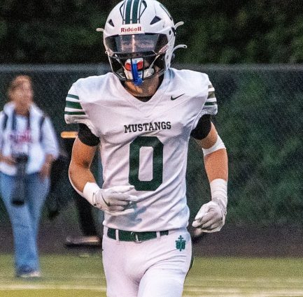 Ftbl-25-V-StH-MassnMcKinzie