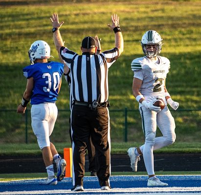 Ftbl-25-V-WV-CozziTouchdown