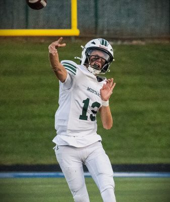 Ftbl-25-V-WV-SpauldingThrowsLong